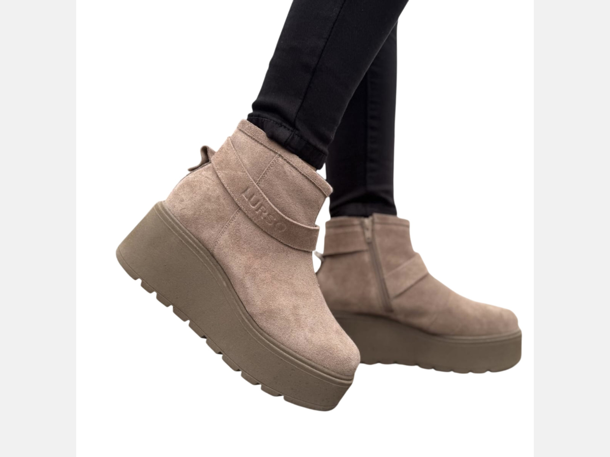 BEŻOWE niskie, zamszowe BOTKI damskie z ozdobnym paskiem LURSO