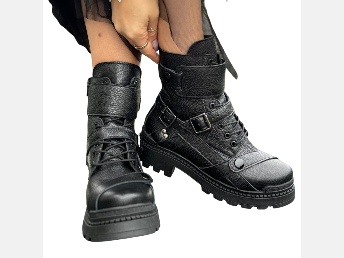 Czarne TRAPERY damskie,sznurowane, zamek, paski hardcorowe LURSO