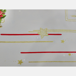 PIĘKNY OBRUS ŚWIĄTECZNY 120x160 cm BIAŁO-CZERWONY gwiazdki świece dzwoneczki gałązki