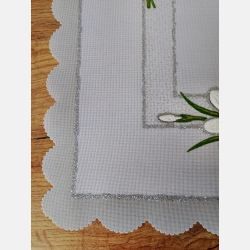 KWADRATOWA serwetka WIELKANOCNA pisanki, stokrotki kurczaczki 35 CM