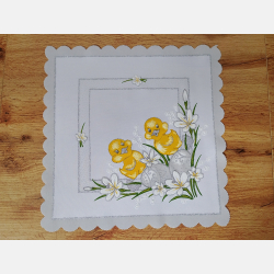 KWADRATOWA serwetka WIELKANOCNA pisanki, stokrotki kurczaczki 35 CM