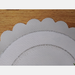 OKRĄGŁA serwetka WIELKANOCNA pisanki, stokrotki  23 CM