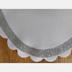 OWALNA serwetka z BARANKIEM na trawce srebrny brokat 25x35 cm