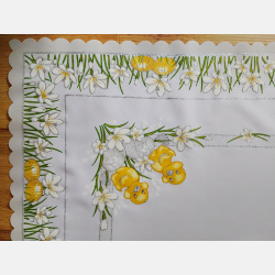 KWADRATOWY OBRUS WIELKANOCNY kurczaczki, stokrotki,pisanki 90x90
